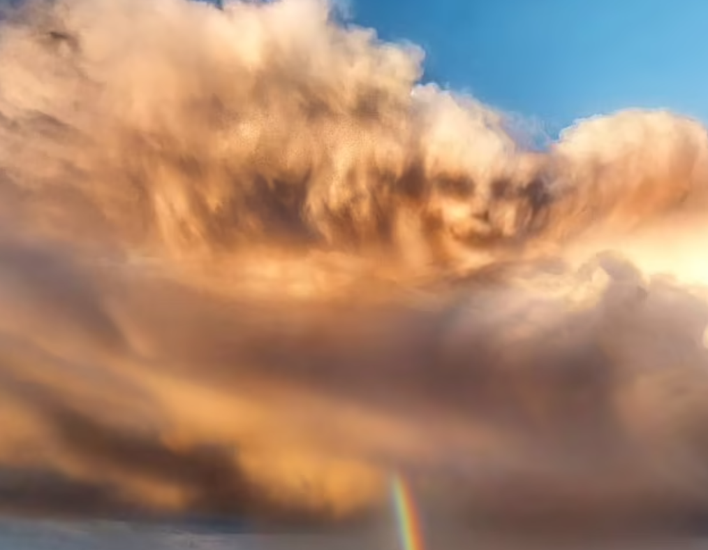 22 Titillating Pictures of Clouds That Look Like Something Else 